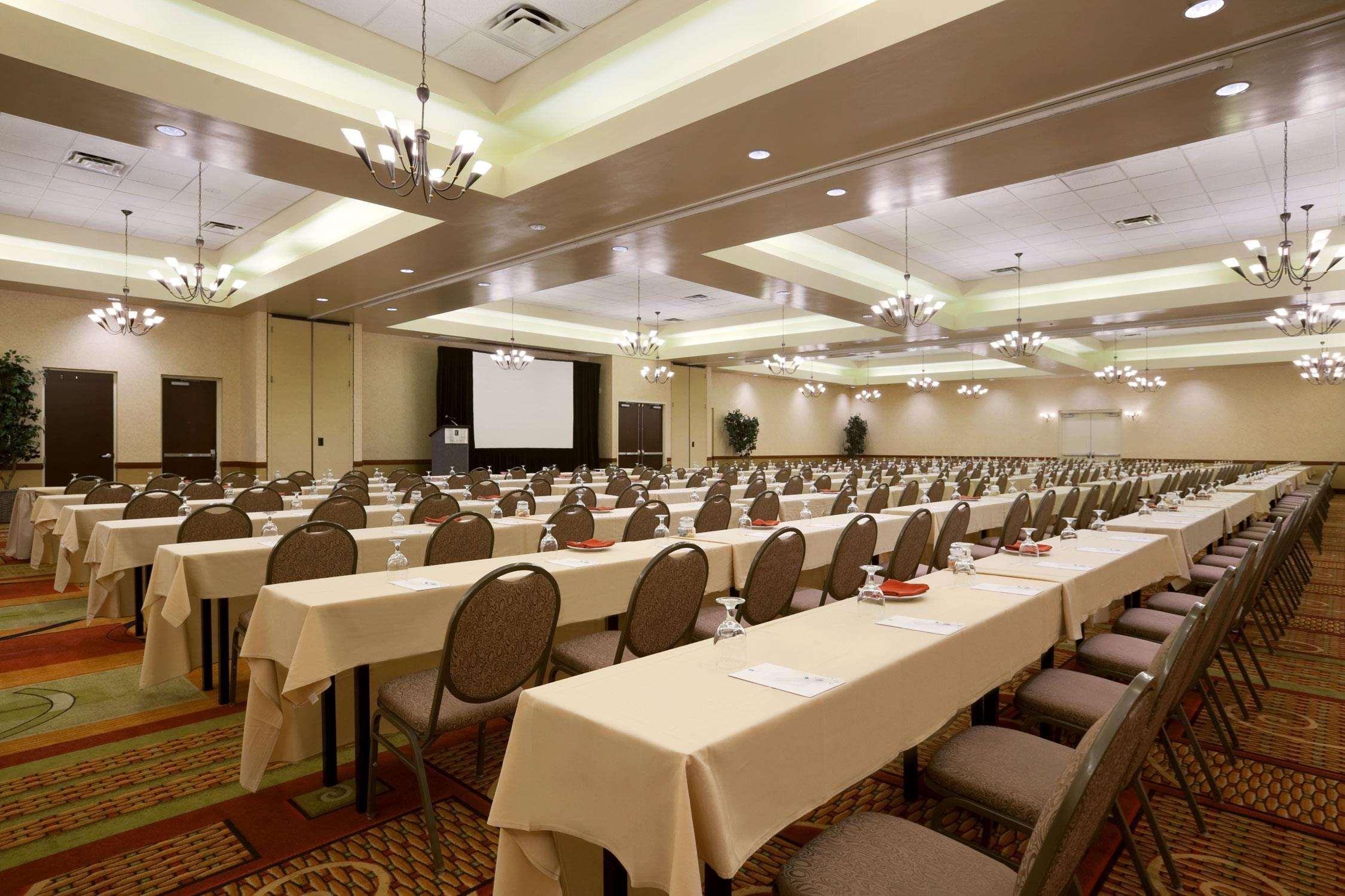 Embassy Suites By Hilton Phoenix Scottsdale Business bilde